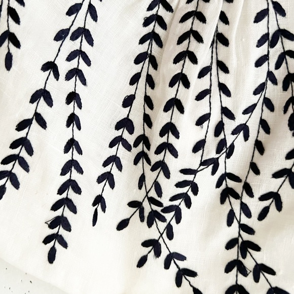 Ann Taylor Cream and Black Embroidered Linen Fit and Flare Dress Size 4 - Picture 7 of 10